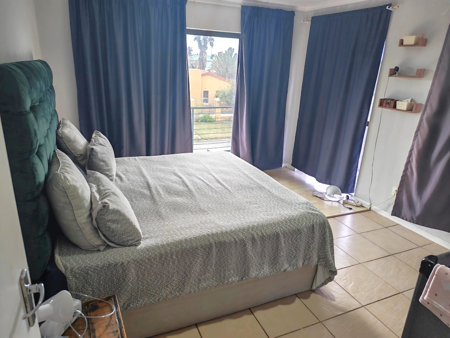 4 Bedroom Property for Sale in Gustrouw Western Cape